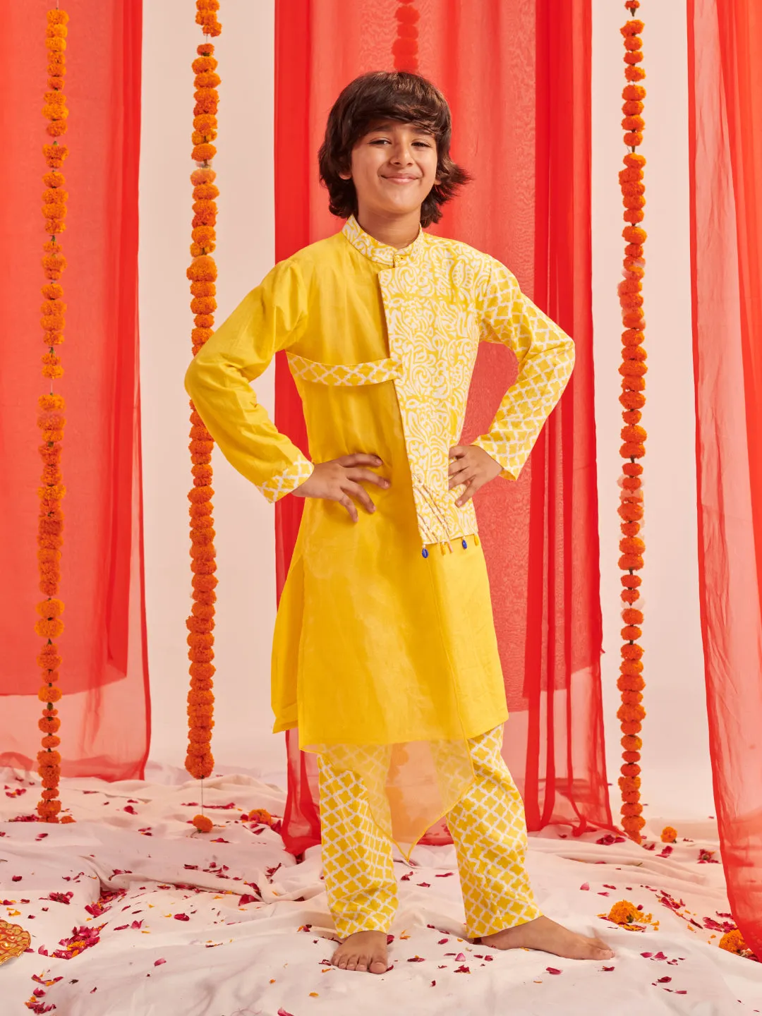 Boys Floral Printed Regular Kurta With Pyjamas