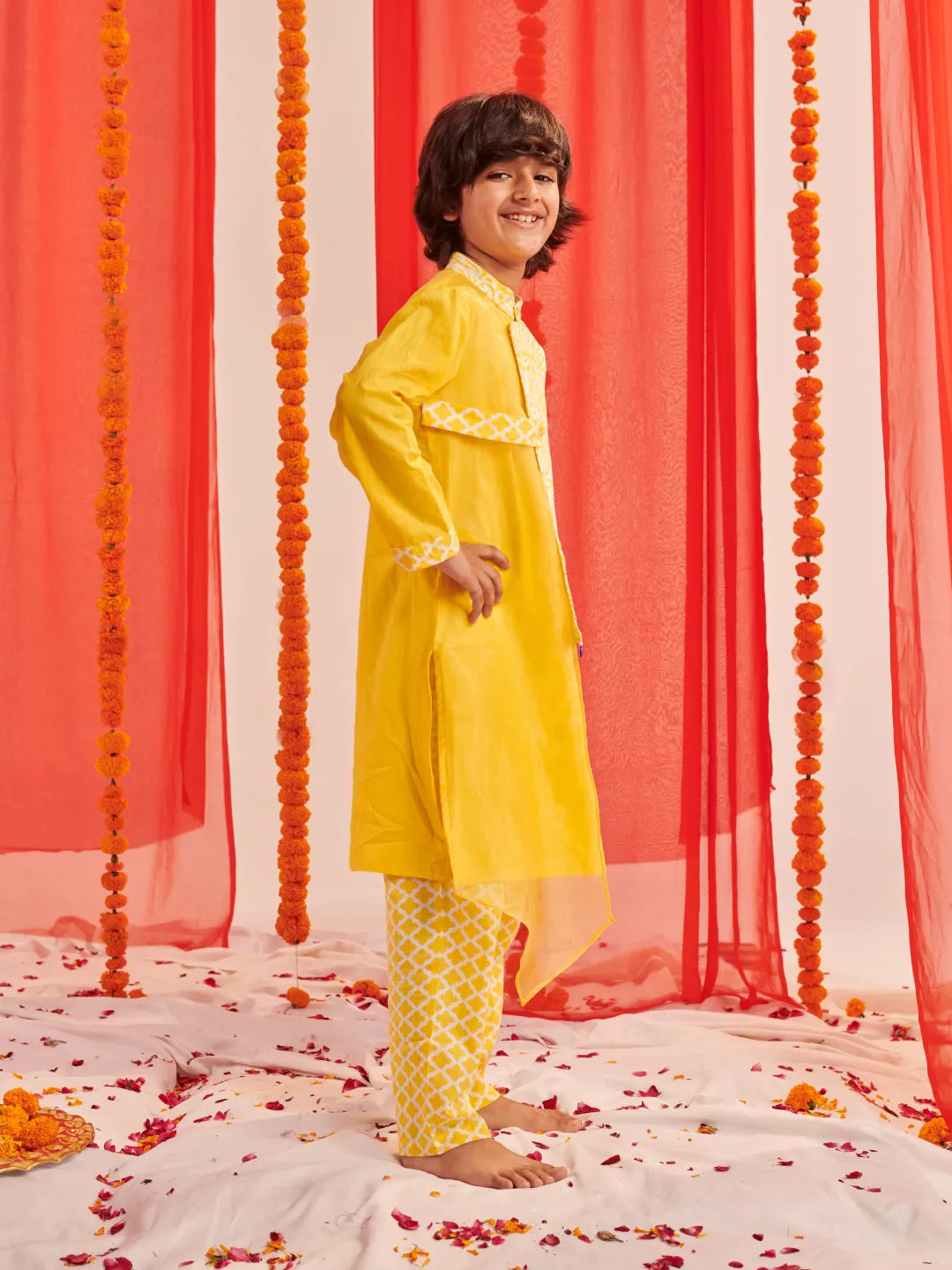 Boys Floral Printed Regular Kurta With Pyjamas