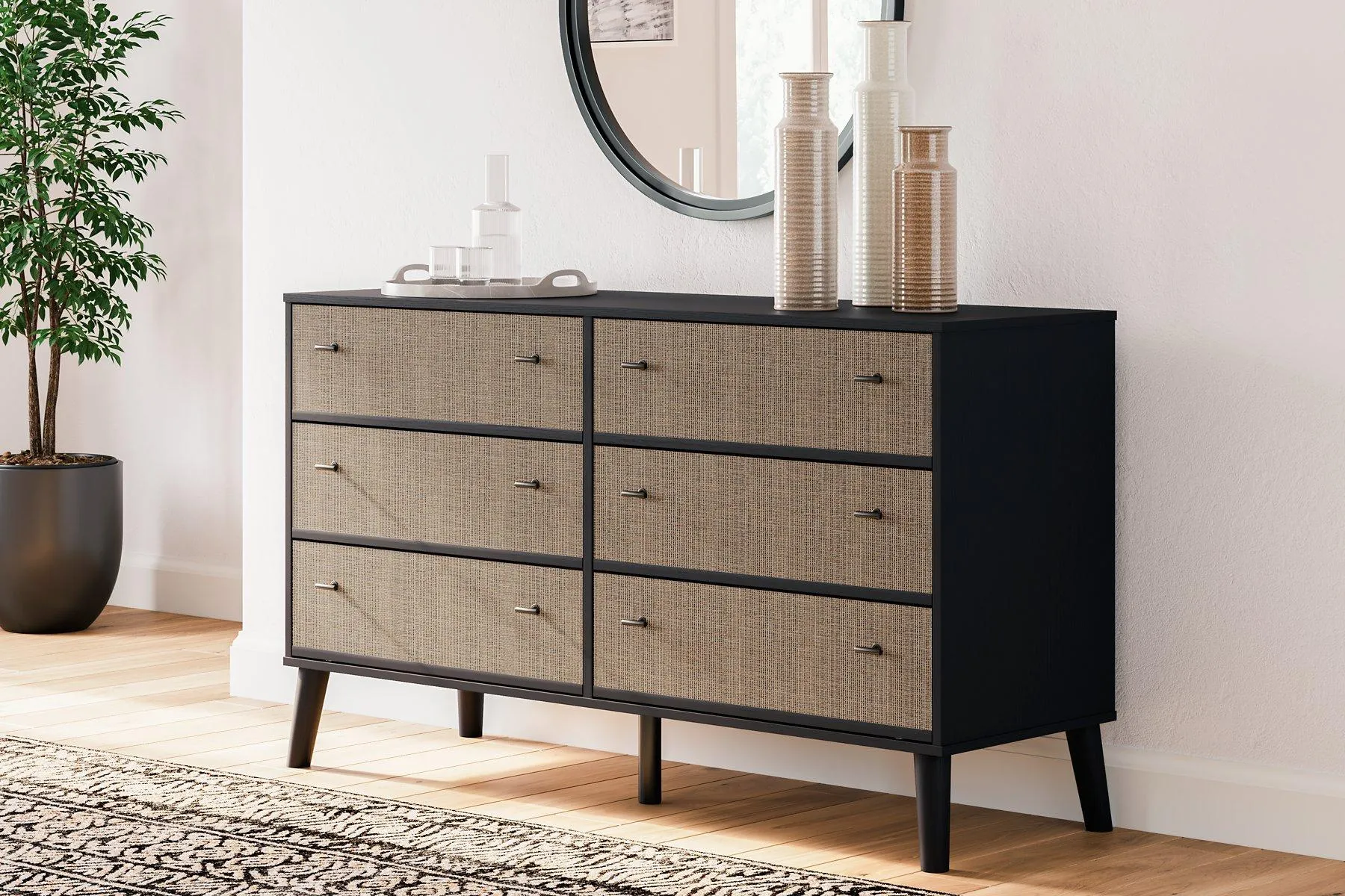 Charlang Dresser