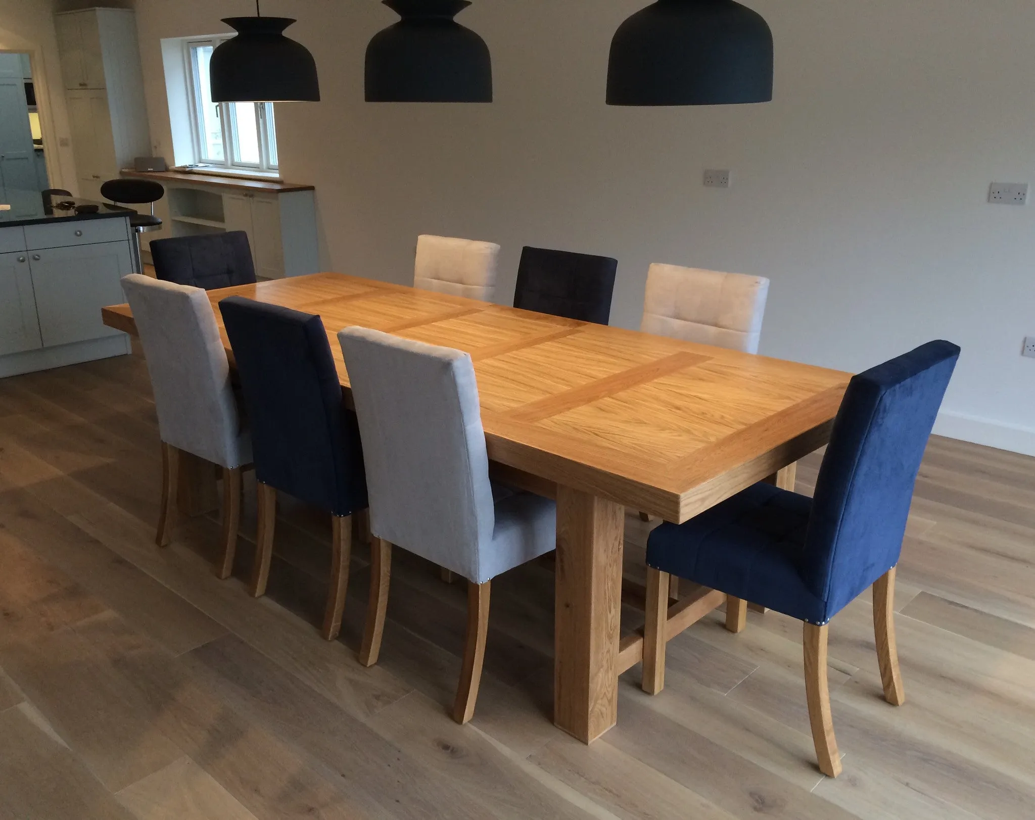 Hampton Oak Extending Dining Table