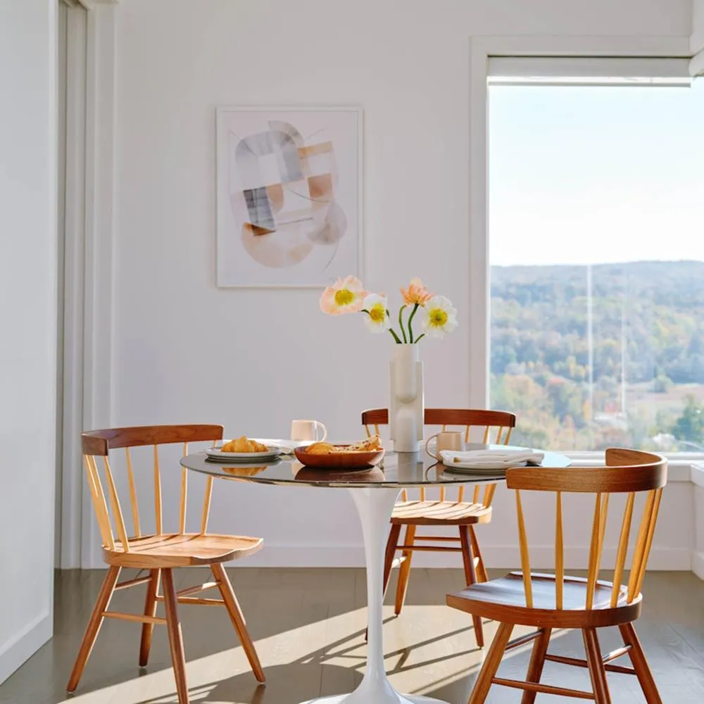 Knoll Saarinen Dining Table - Round Laminate