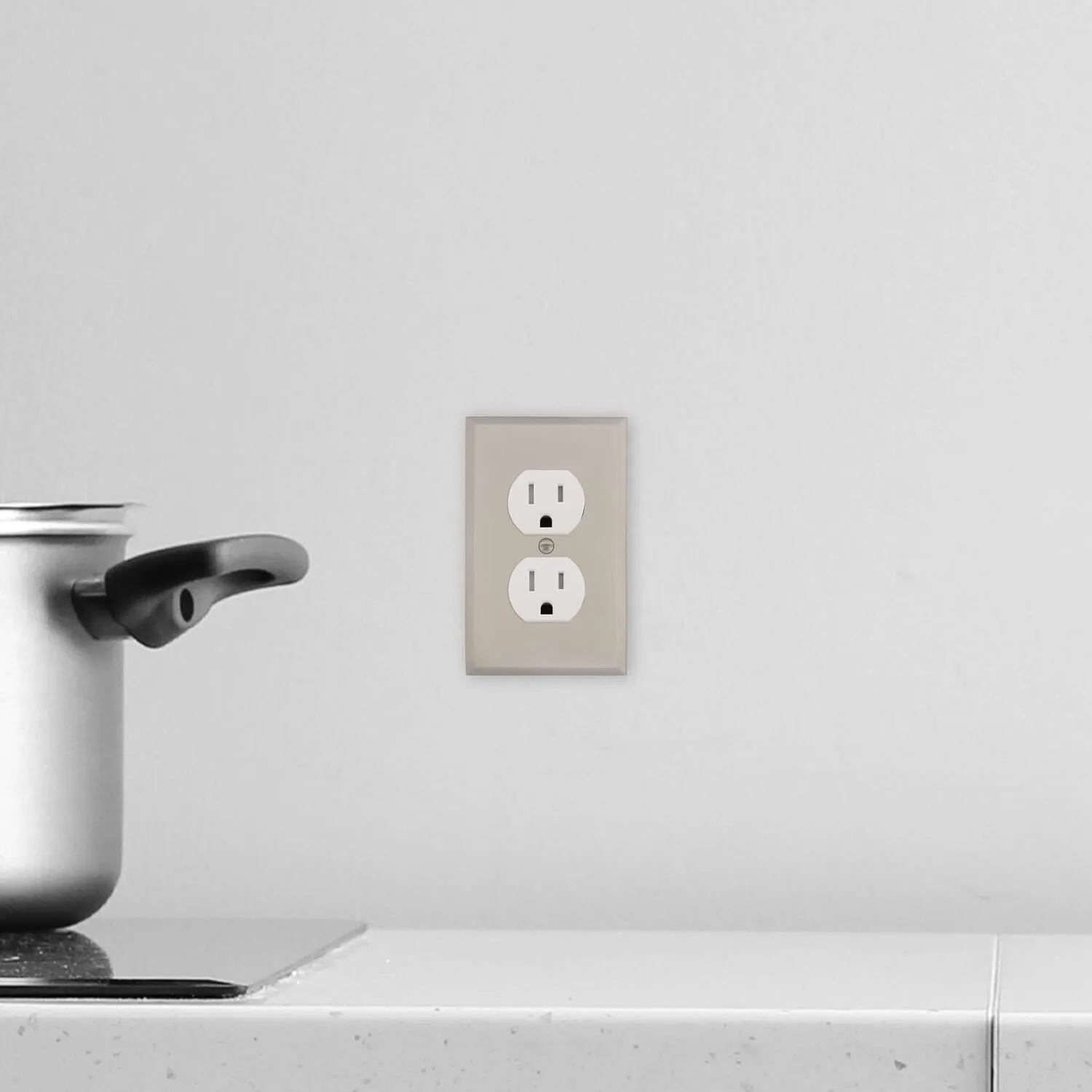 New York Switch Plate with Outlet in Satin Nickel