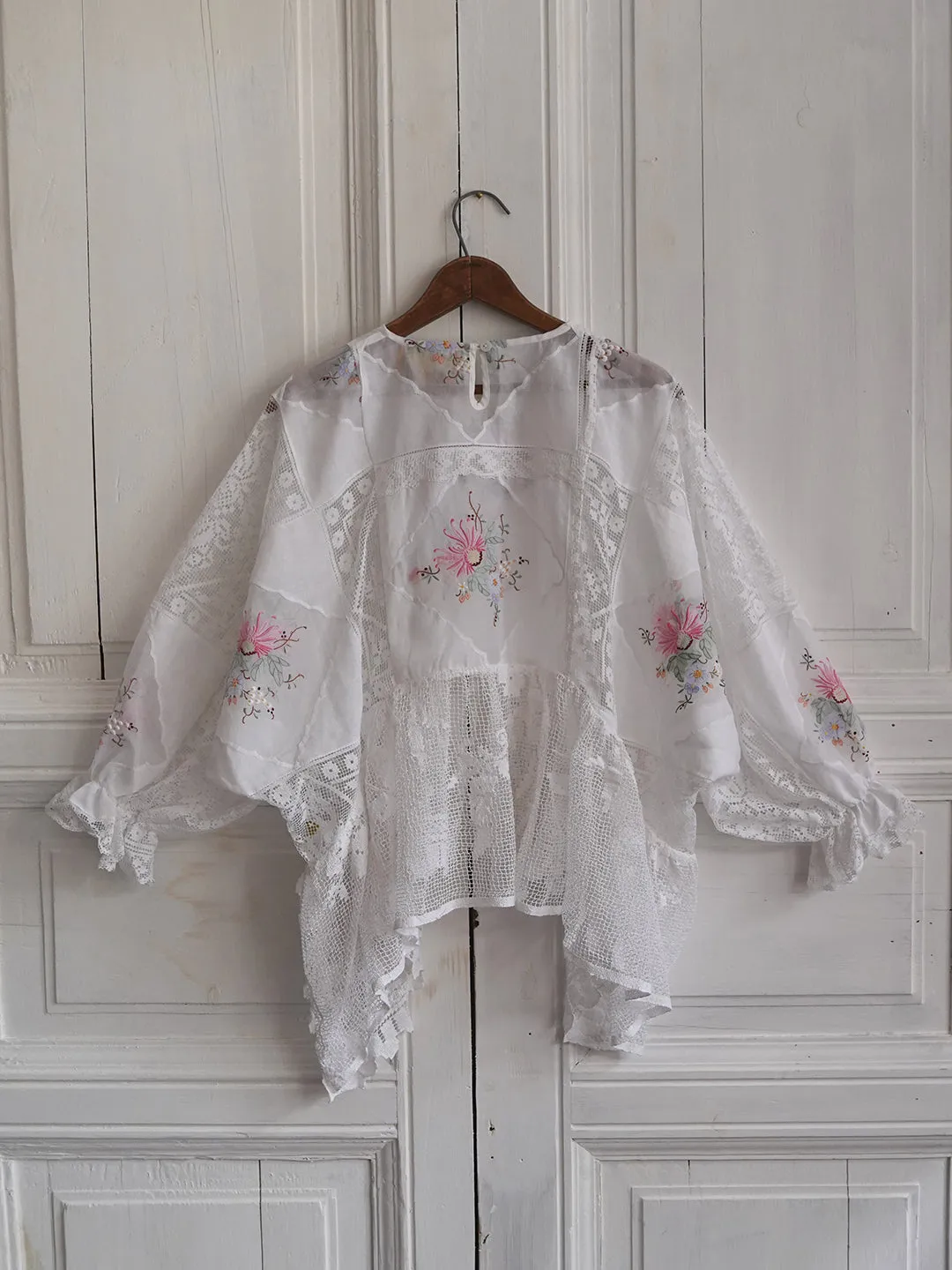 Unlogical Poem Elegant Style Floral Embroidered Patchwork Lace Blouse