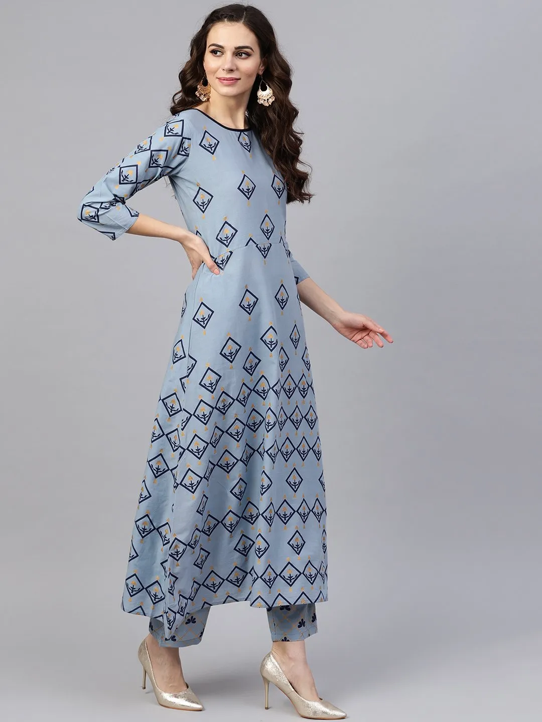 Women Blue & Golden Printed Kurta With Trousers & Dupatta